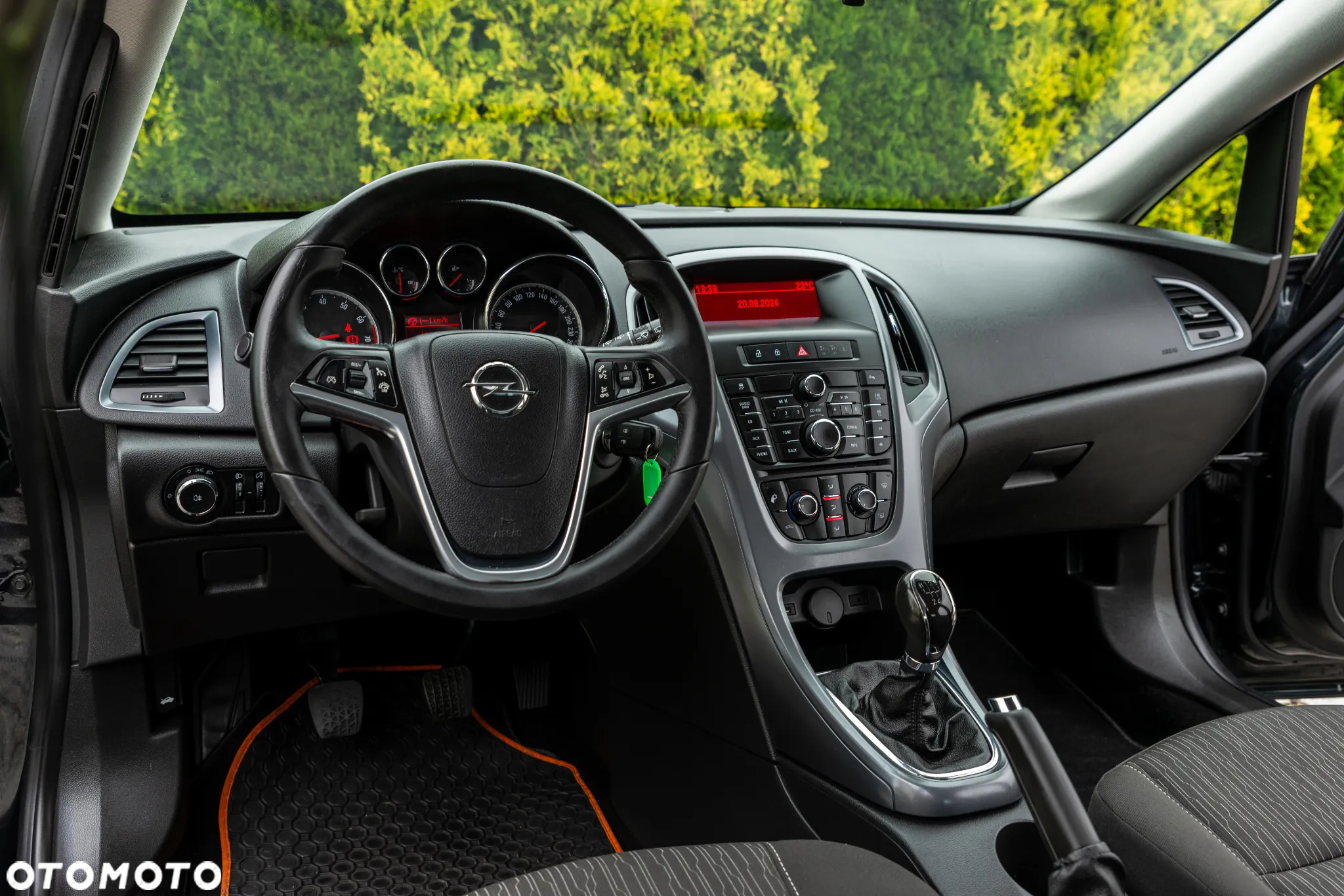 Opel Astra IV GTC 1.4 Active - 33