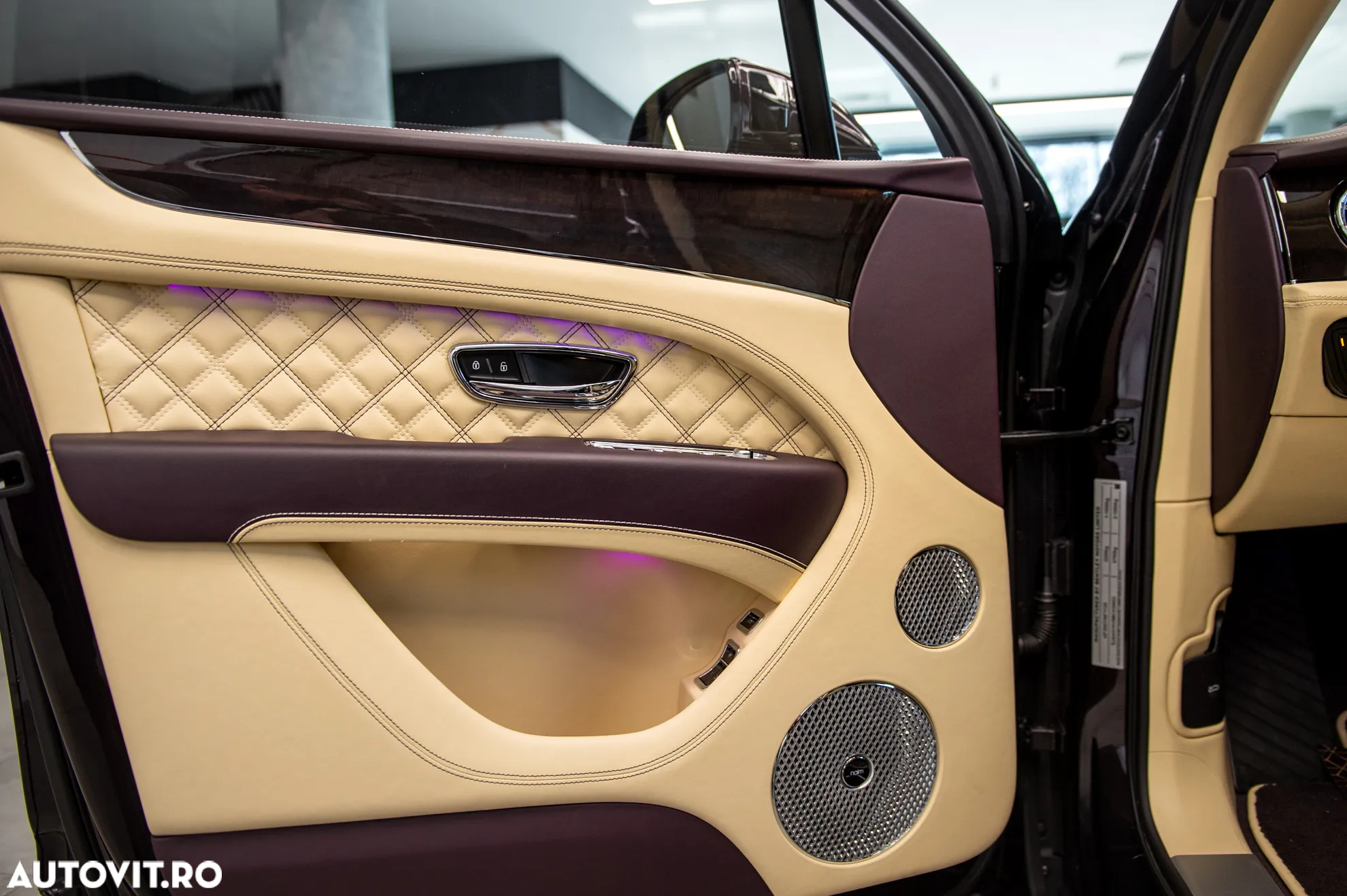 Bentley Bentayga - 13