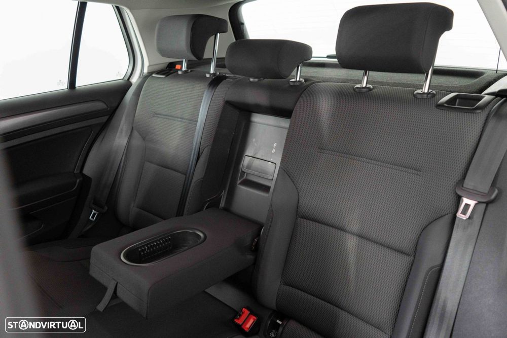 VW Golf 1.0 TSI Confortline - 9