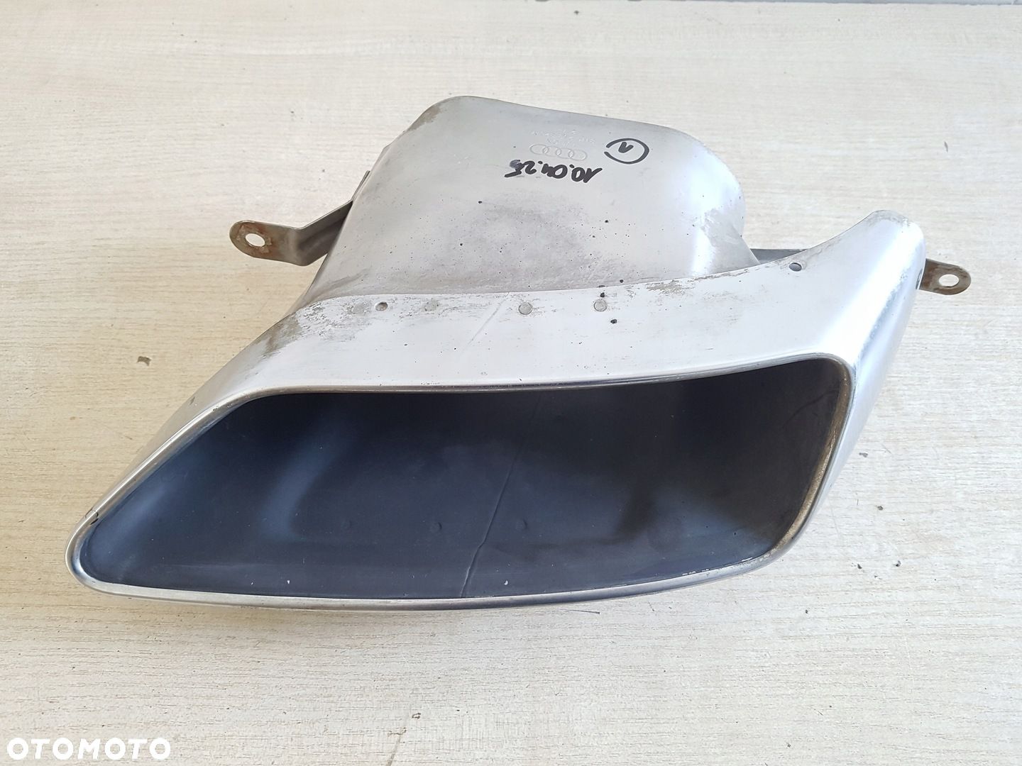 AUDI A4 B9 końcówka wydechu lewa 8W0253825M - 1