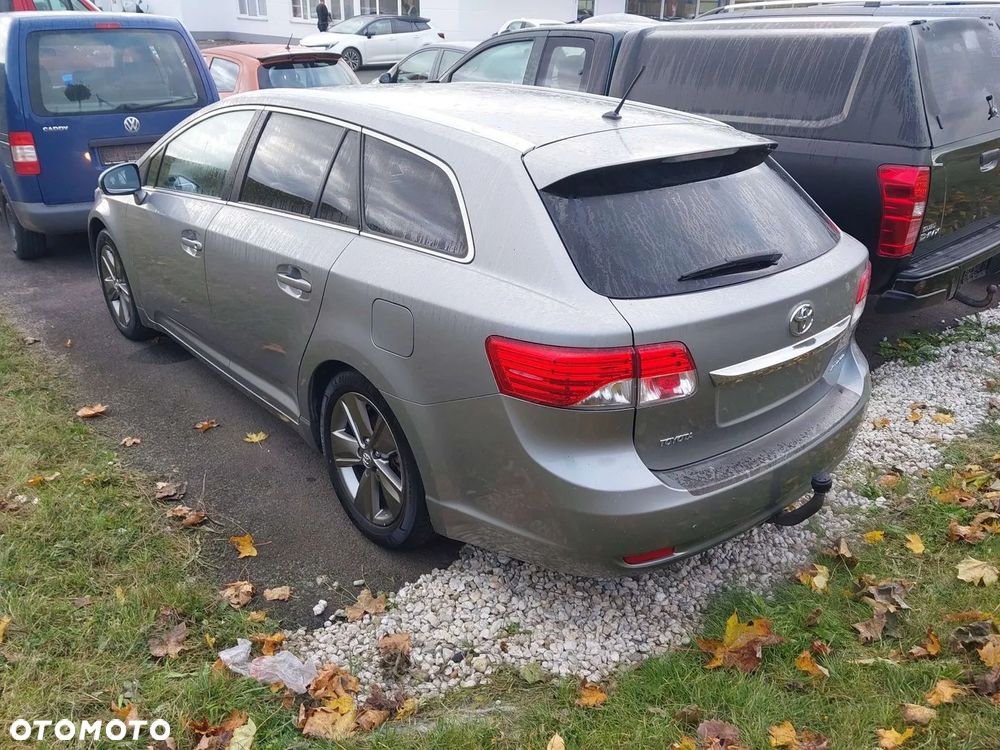 Toyota Avensis 1.8 Active - 3