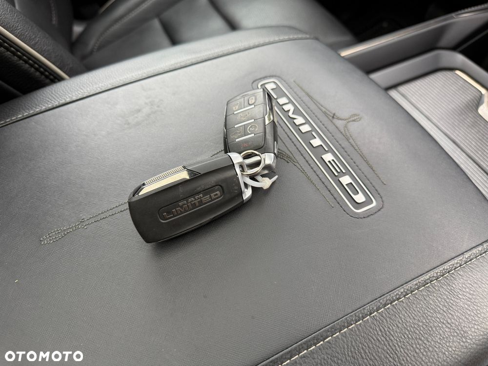 Dodge RAM 5.7 4x4 - 24