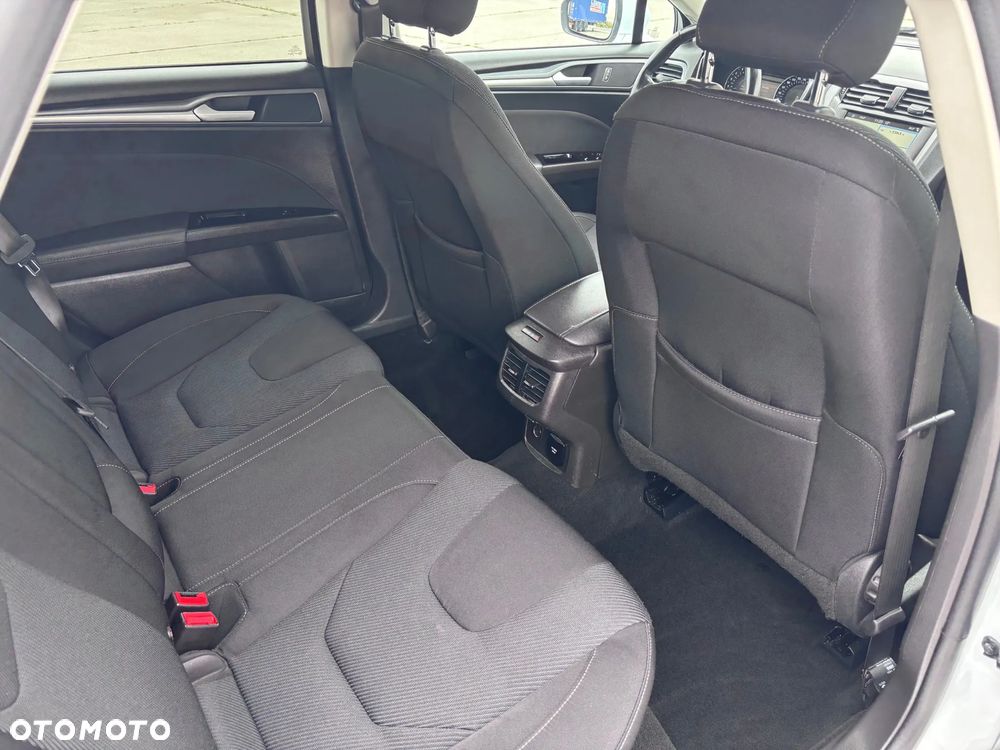 Ford Mondeo 2.0 TDCi Titanium PowerShift - 11