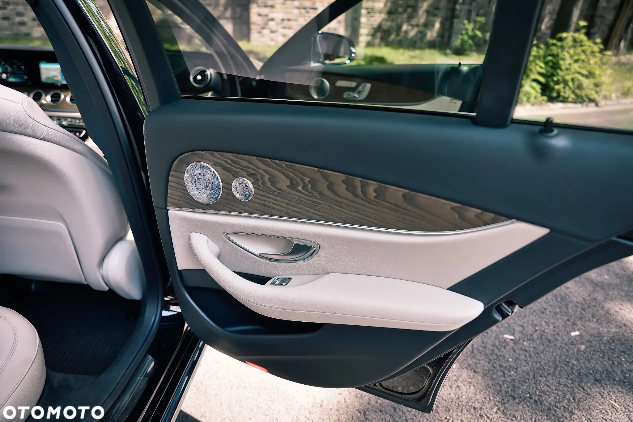 Mercedes-Benz Klasa E 400 4Matic 9G-TRONIC Avantgarde - 24