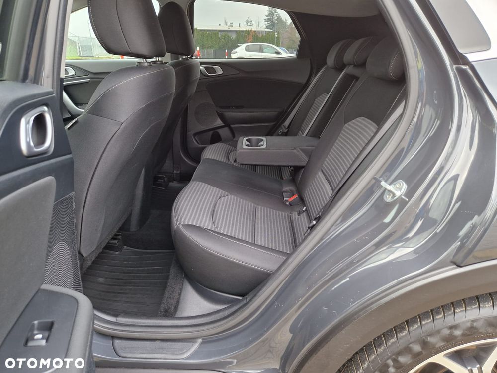 Kia XCeed 1.5 T-GDI M - 28