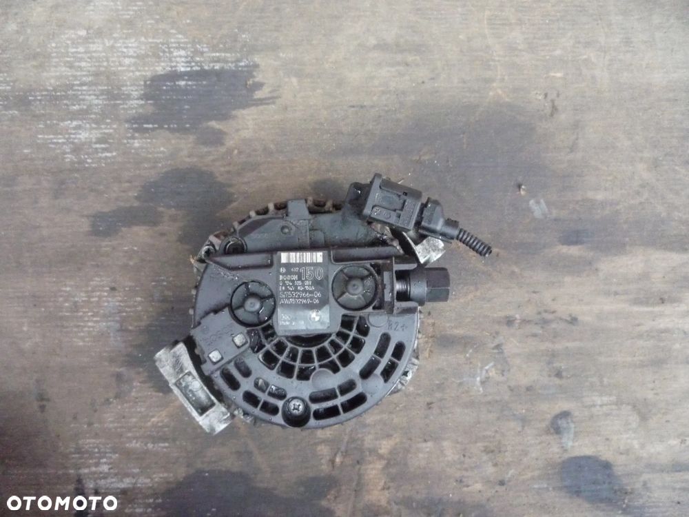 BMW E90 2.0 B ALTERNATOR - 1