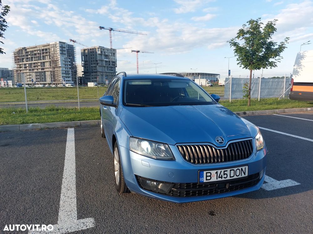 Skoda Octavia 1.6 TDI DSG Style - 2