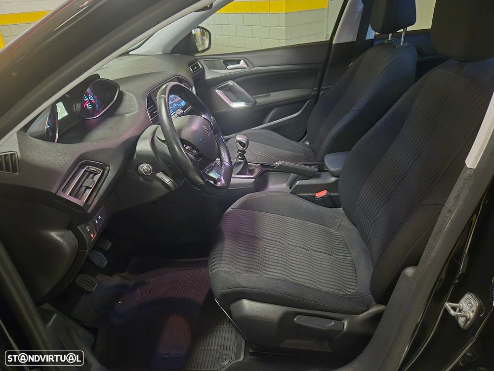 Peugeot 308 SW 1.6 BlueHDi Style - 23
