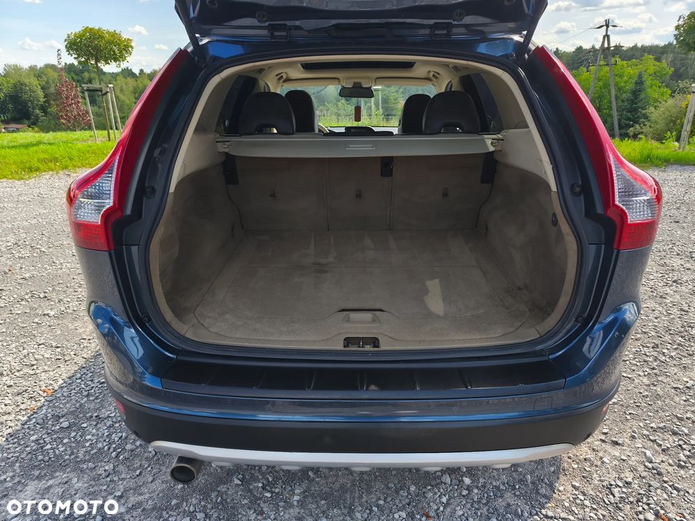 Volvo XC 60 2.4D AWD Summum - 34