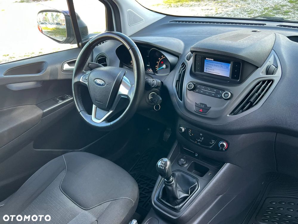 Ford Transit Courier - 15