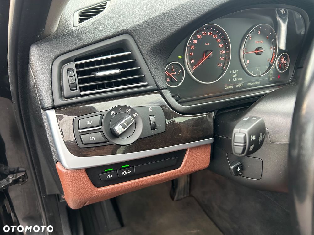 BMW Seria 5 520d Sport-Aut - 26