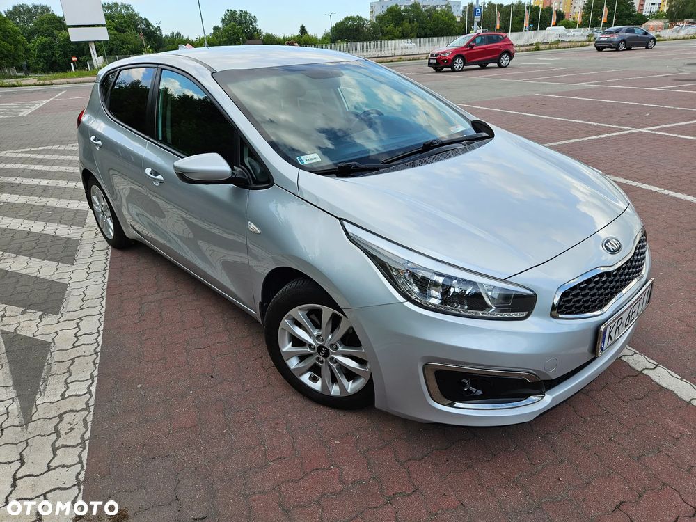 Kia Ceed 1.6 GDI L Business Line - 16