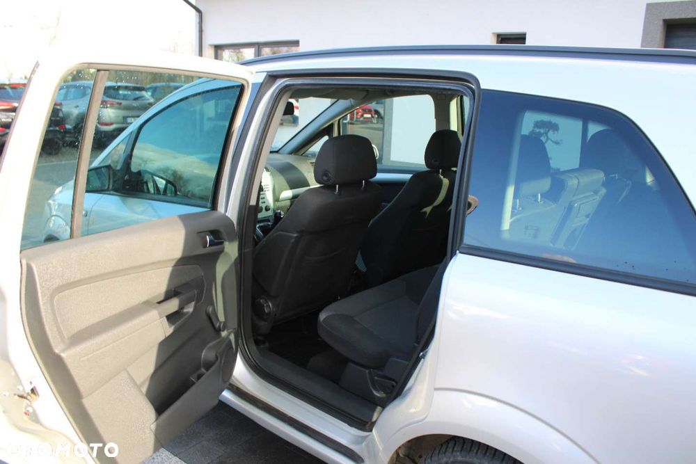 Opel Zafira - 20