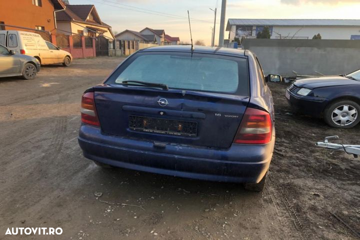 Bloc motor Opel Astra G  [din 1998 pana  2009] seria Sedan 4-usi 1.6 Twinport MT (103 hp) - 9