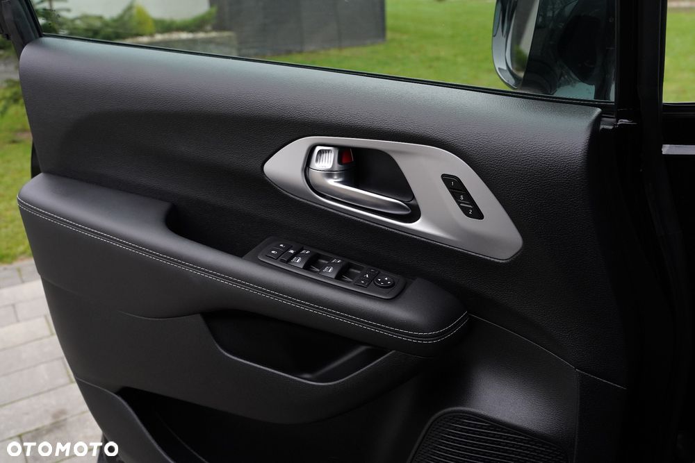 Chrysler Pacifica - 25