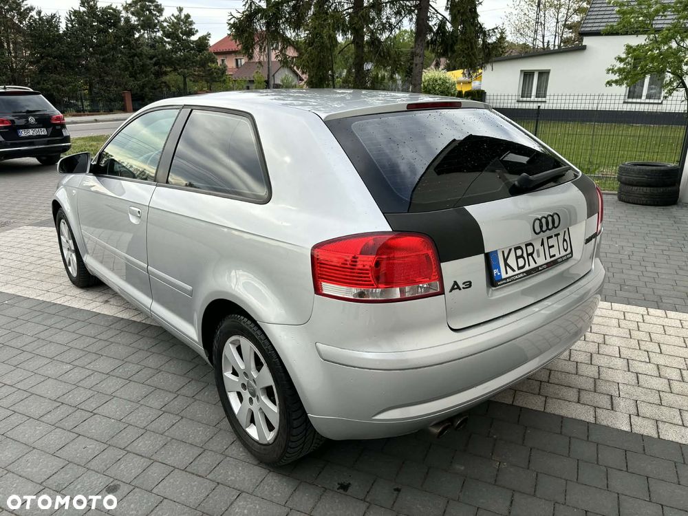Audi A3 3-drzwiowe 2.0 FSI Attraction - 14