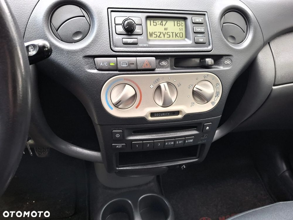 Toyota Yaris 1.3 VVT-i Executive - 17