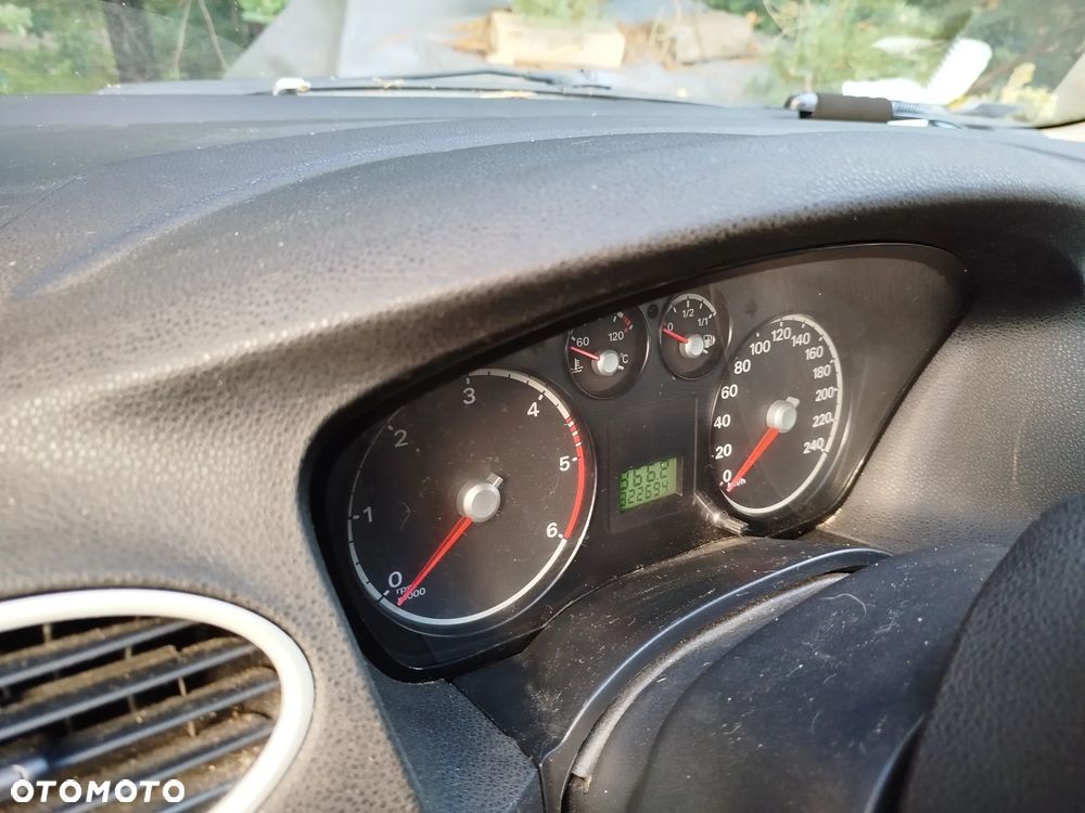 Ford Focus - 8