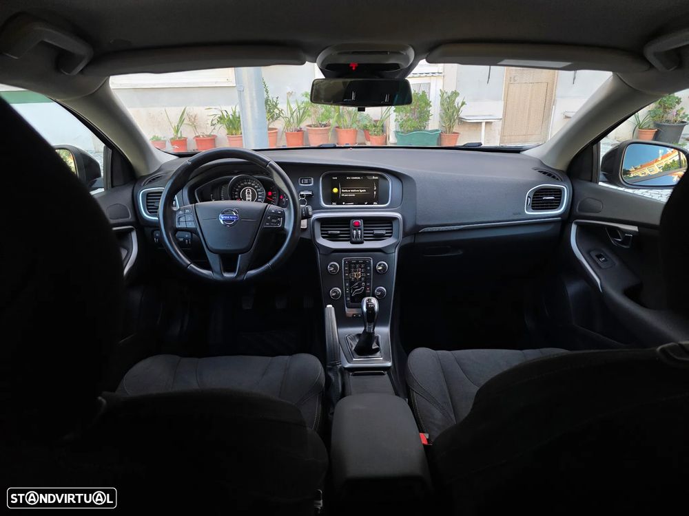 Volvo V40 Cross Country 1.6 D2 Summum - 10