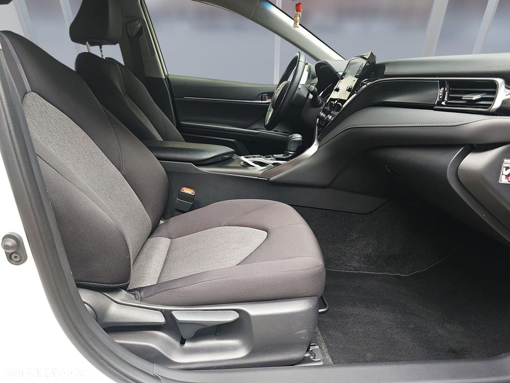 Toyota Camry 2.5 Hybrid Comfort CVT - 11