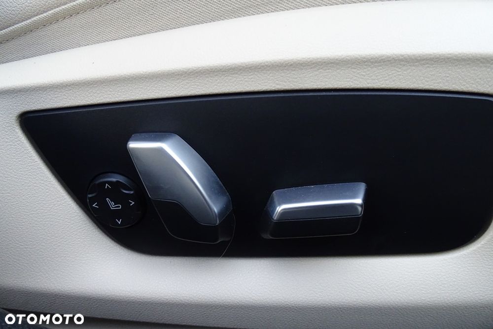 BMW Seria 5 530i Sport Line - 27