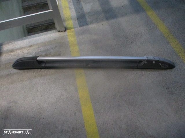 Barra De Tejadilho 872834D200 KIA CARNIVAL 2 2009 2.9 CRDI 185CV 5P CINZA DRT DANIFICADO - 1