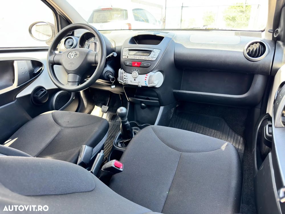 Toyota Aygo 1.0 Terra - 2
