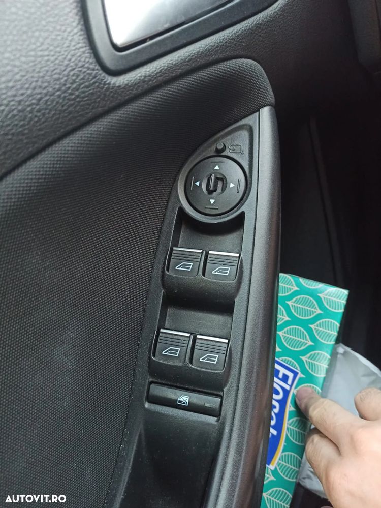 Ford Focus 1.0 EcoBoost Titanium - 10