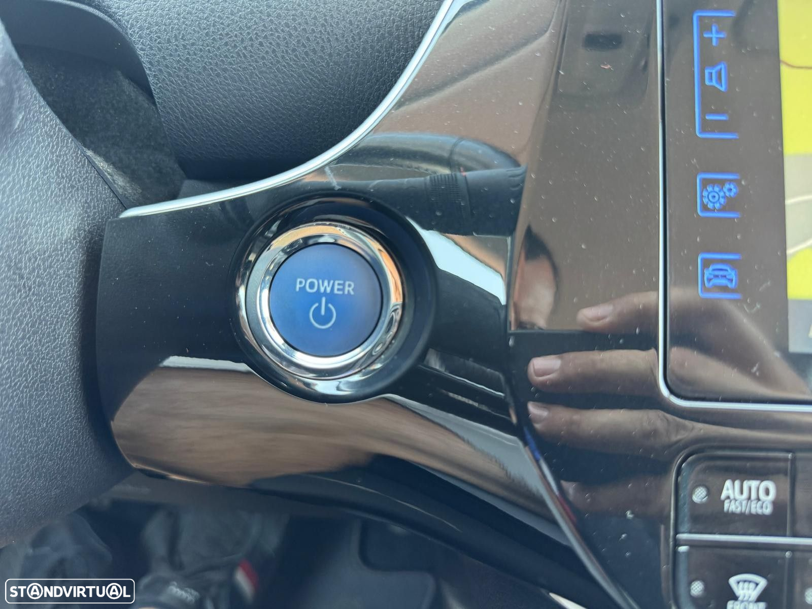 Toyota Prius 1.8 Plug-In Premium - 30