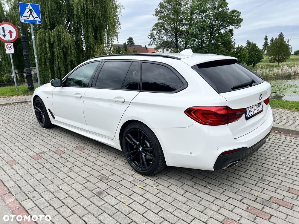 BMW Seria 5 520d M Sport - 4