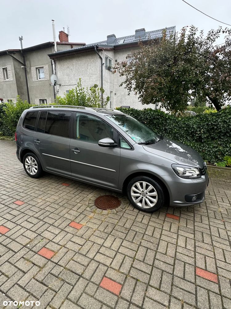 Volkswagen Touran 2012 photo 3