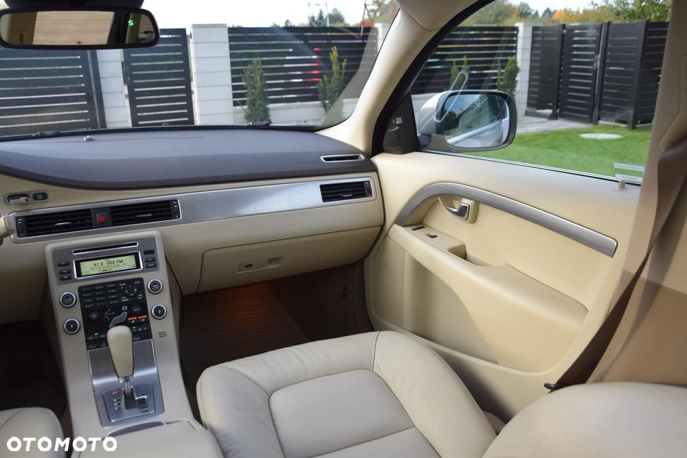 Volvo XC 70 D5 AWD Summum - 33