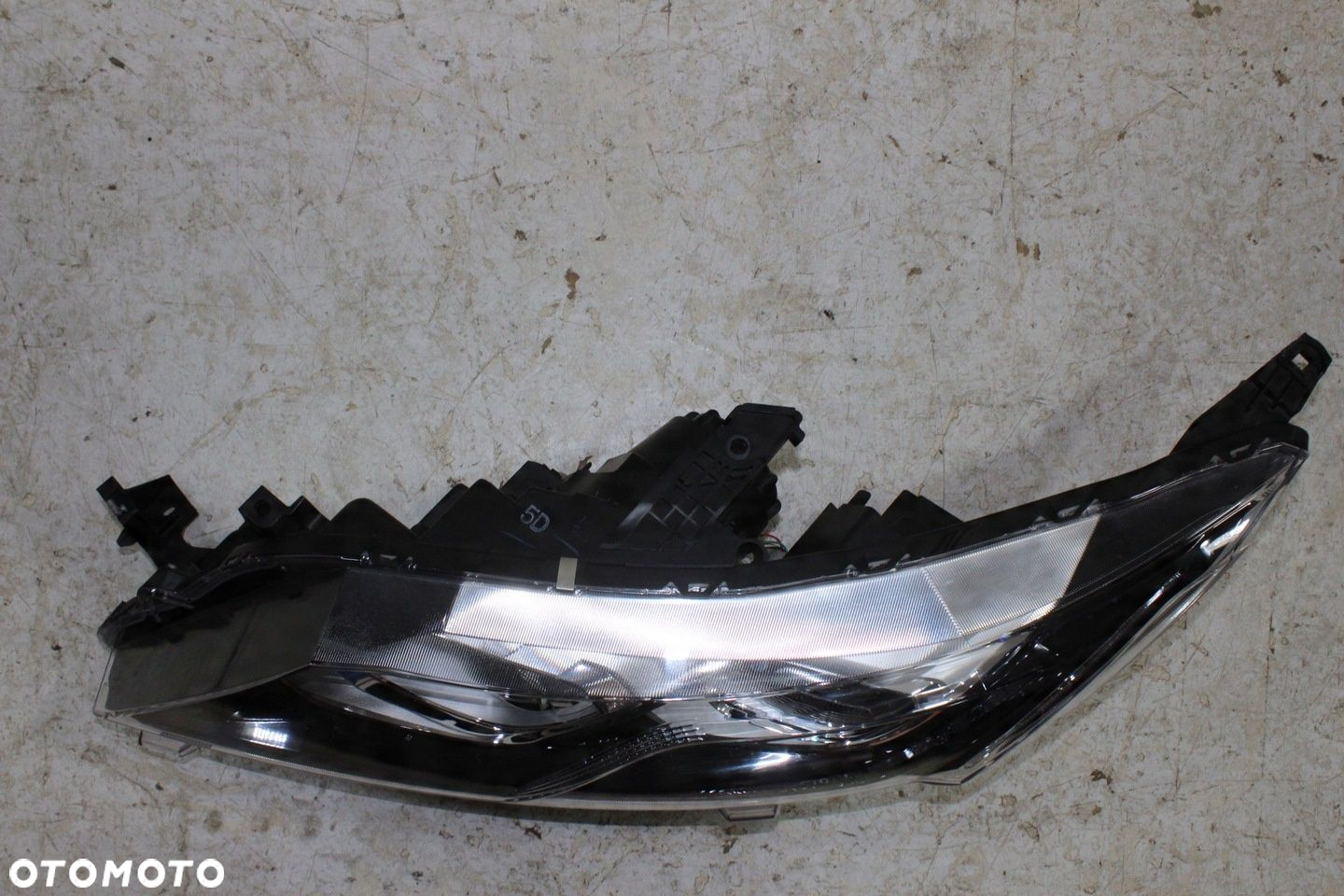Mitsubishi Eclipse Cross lampa lewa przód Led H7 - 4