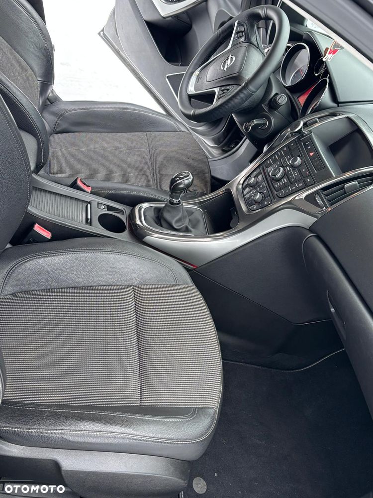 Opel Astra 1.7 CDTI Cosmo - 19