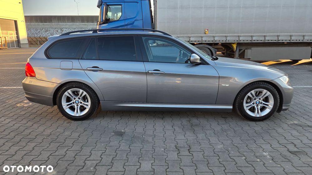 BMW Seria 3 318d DPF - 3