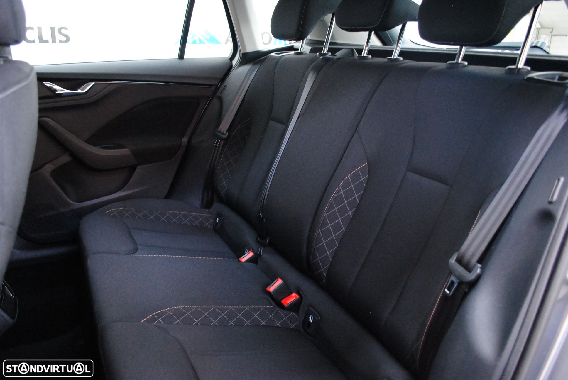 Skoda Kamiq 1.0 TSI Ambition DSG - 32
