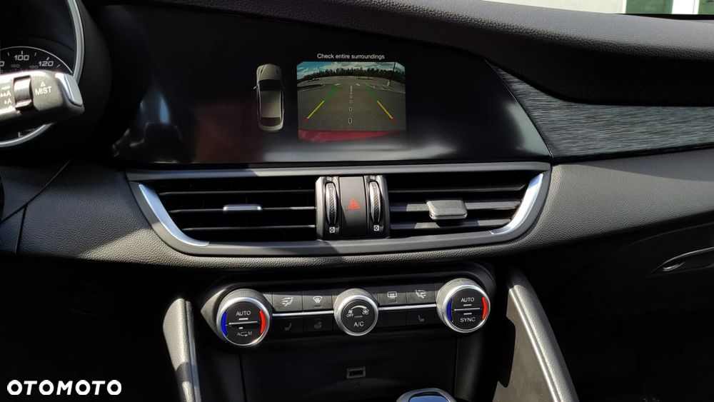 Alfa Romeo Giulia 2.0 Turbo 16V AT8-Q4 Ti - 26