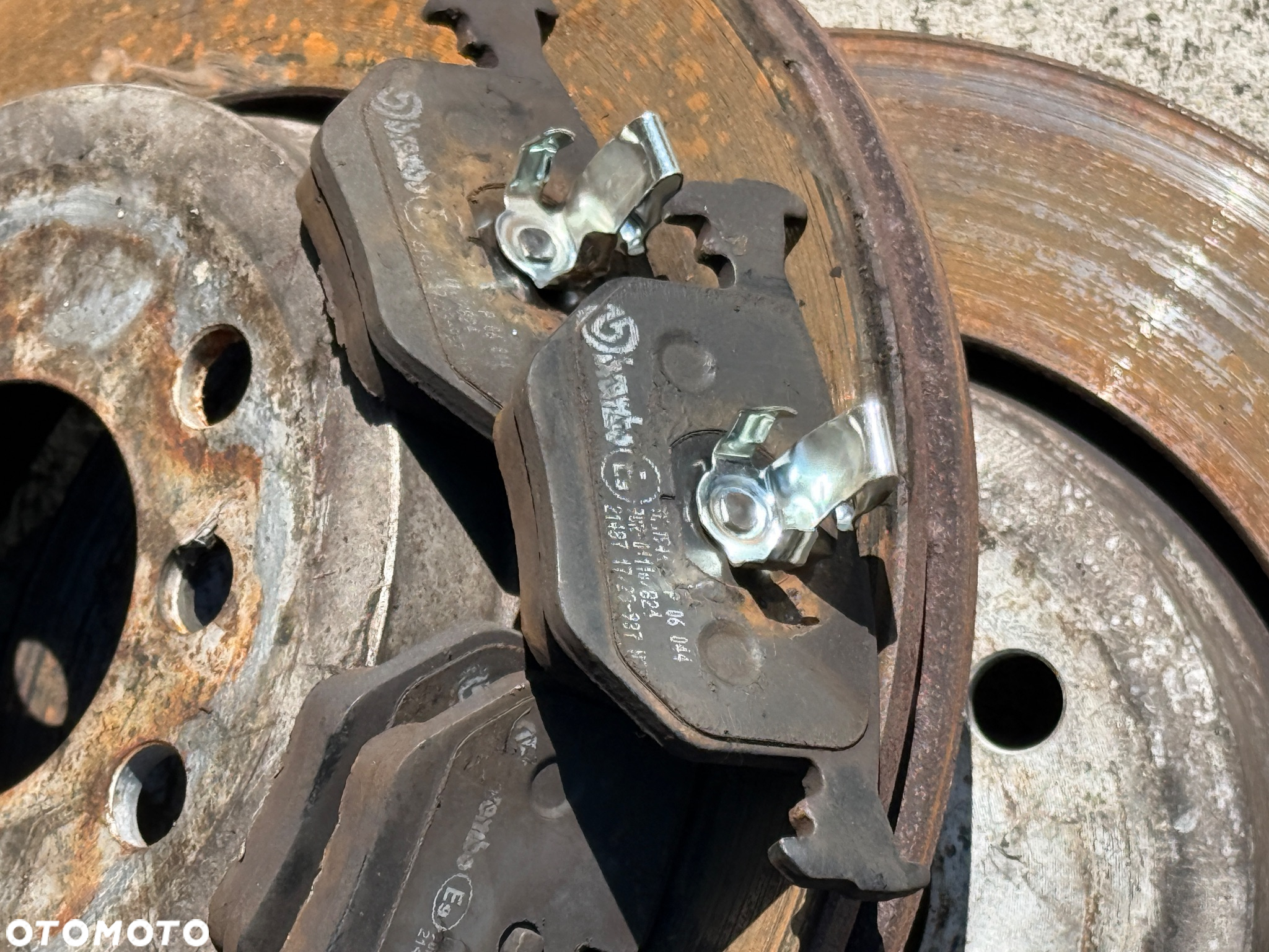 Tarcze hamulcowe tylne tył x3 e83 bardzo ładne ! Klocki Brembo - 2