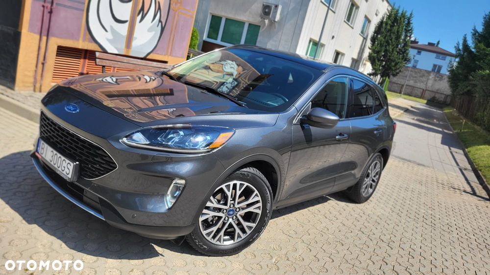 Ford Kuga - 1