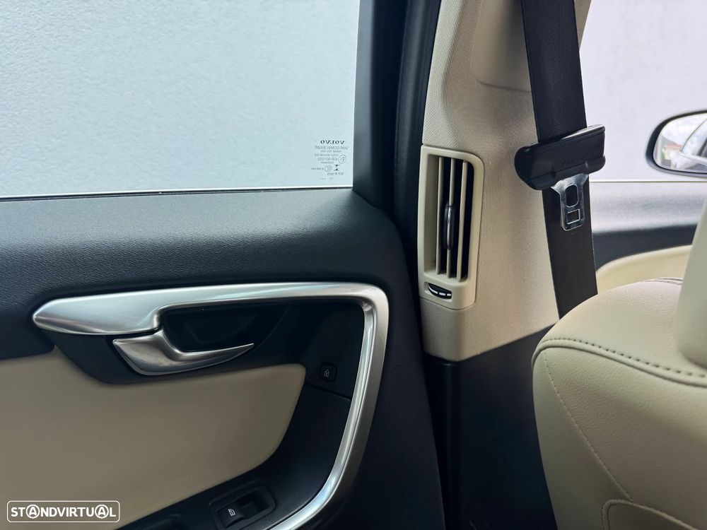 Volvo V60 D6 Twin Engine Geartronic Summum - 26
