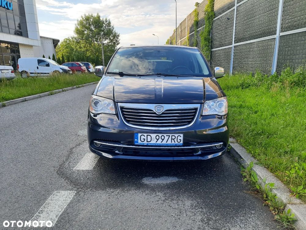 Lancia Voyager 3.6 Platinum - 17