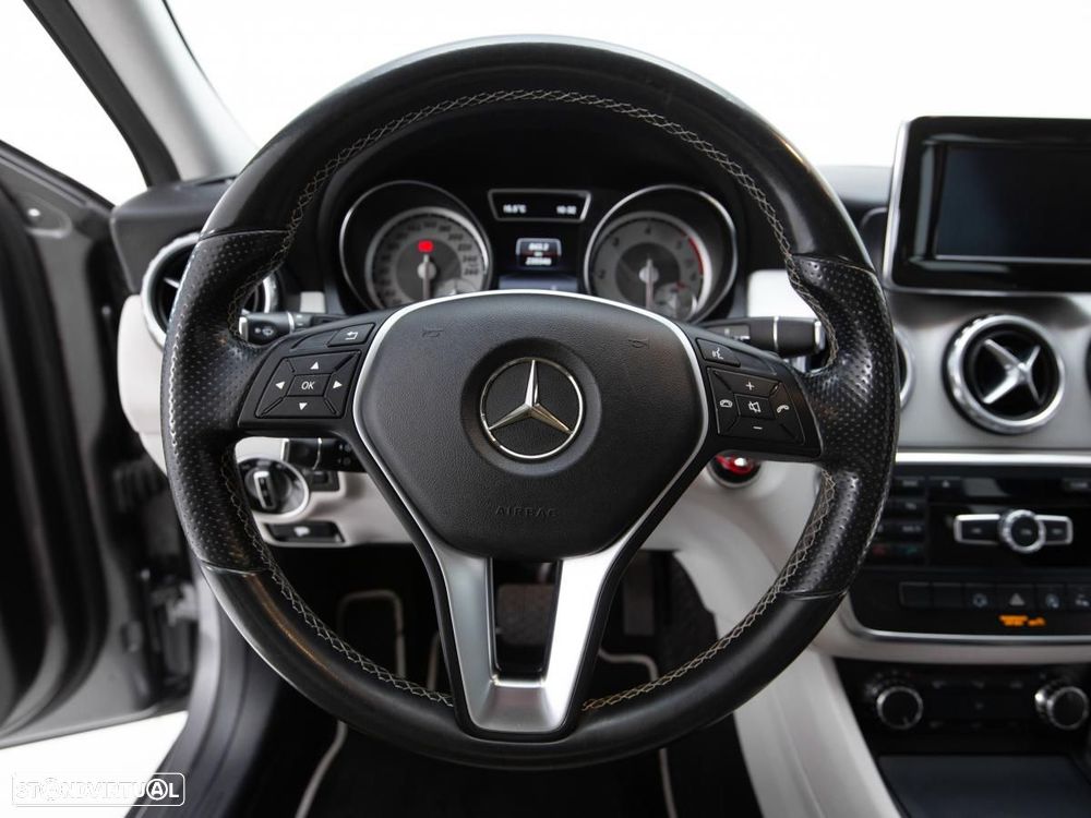 Mercedes-Benz GLA 200 - 13