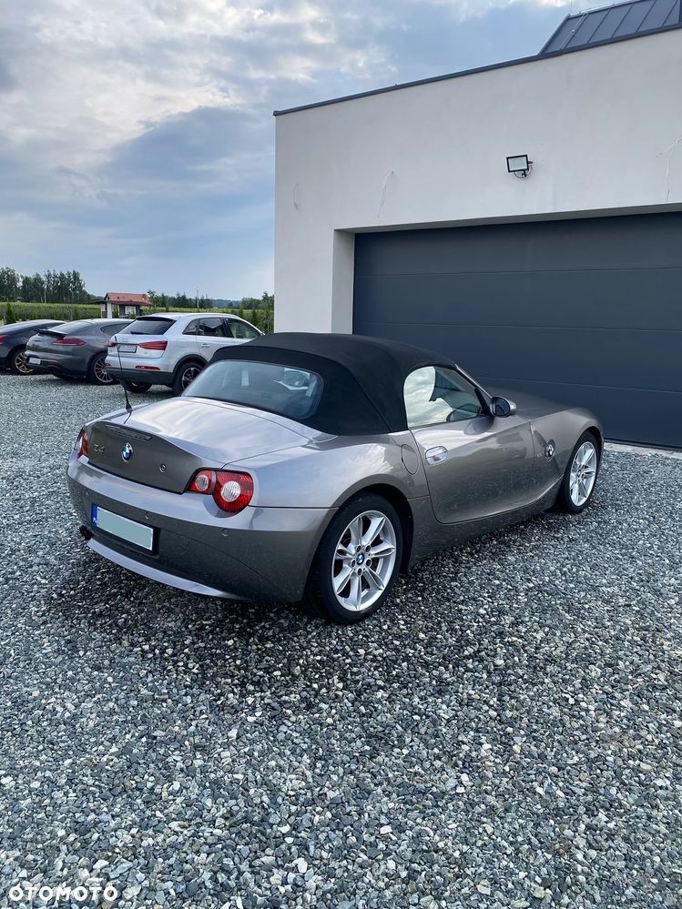 BMW Z4 2.2i - 4