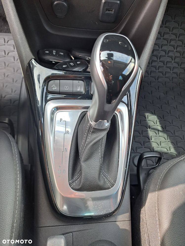 Opel Crossland X - 10