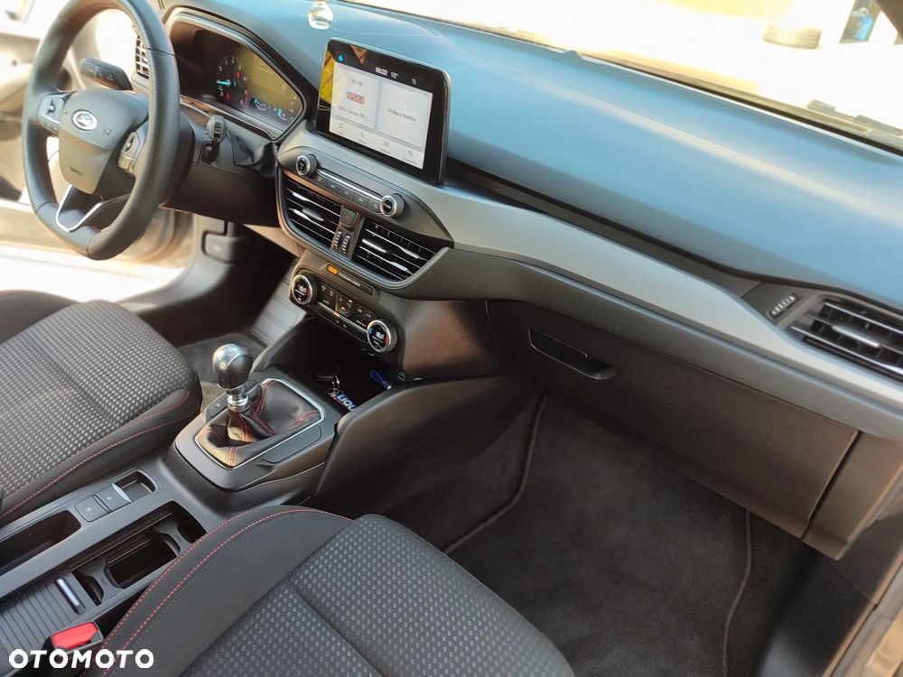 Ford Focus 1.0 EcoBoost Hybrid ST-LINE - 6