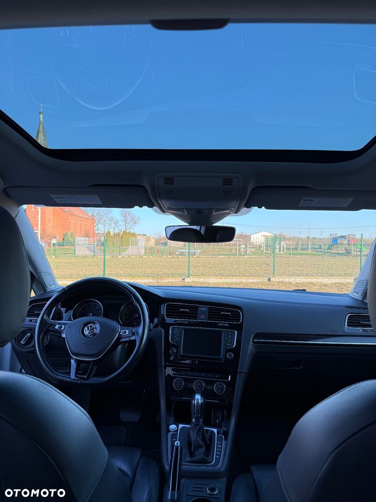 Volkswagen Golf - 25