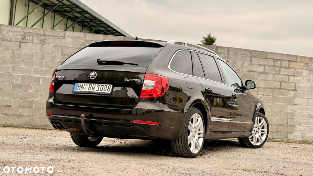 Skoda Superb 2.0 TDI DSG Exclusive - 17