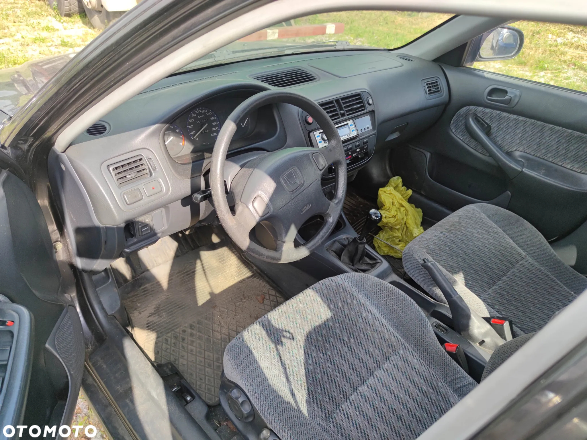 Honda Civic VI sedan 1.4 D14Z2 na części - 6