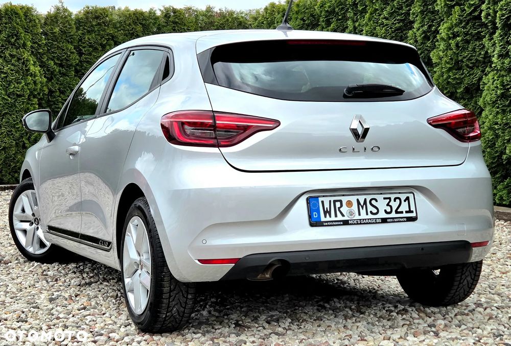 Renault Clio - 11