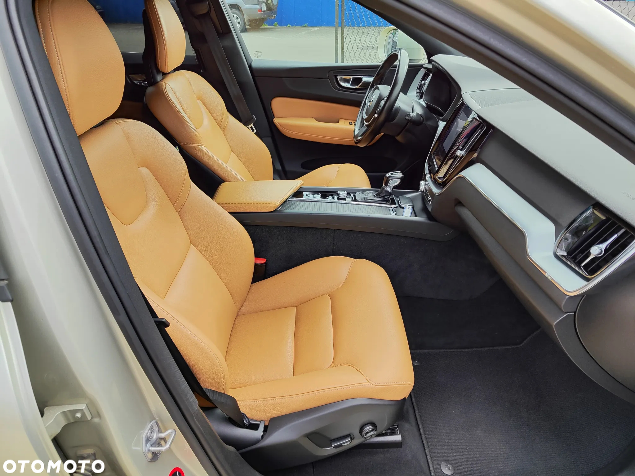 Volvo XC 60 D4 AWD Momentum - 10